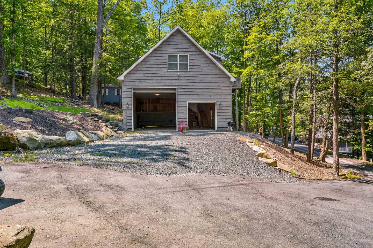 Lakehouse Escape by Lake Wallenpaupack