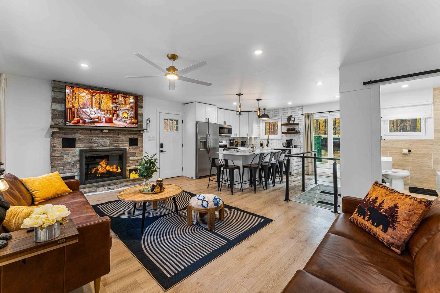 Woodland Cabin w/ Hot Tub, Game Room & Outdoor TV