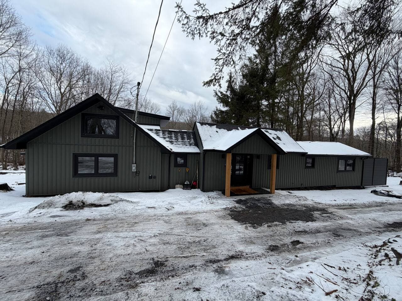 Creek Retreat w/ Secluded 18-Acres, Hot Tub, Sauna