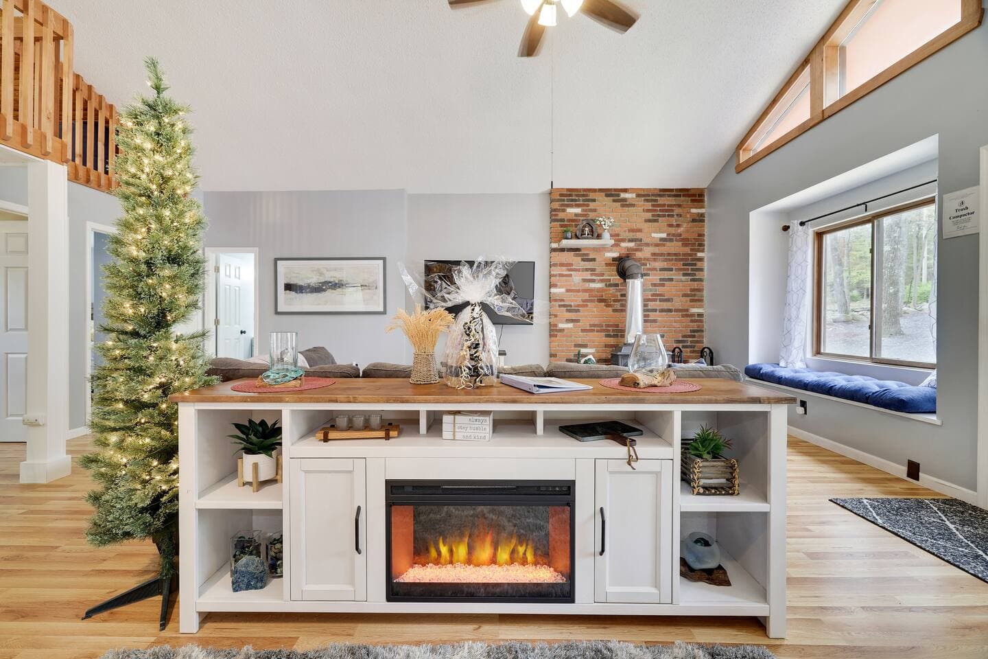 Saw Creek Pocono Cabin w/ Firepit Ski&Pools Access