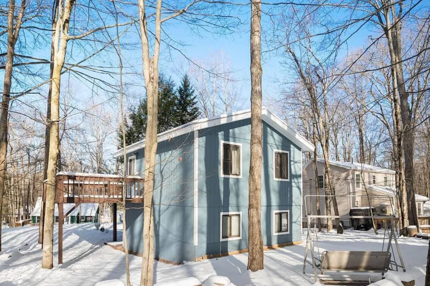 Arrowhead Lake Retreat in the Heart of Poconos