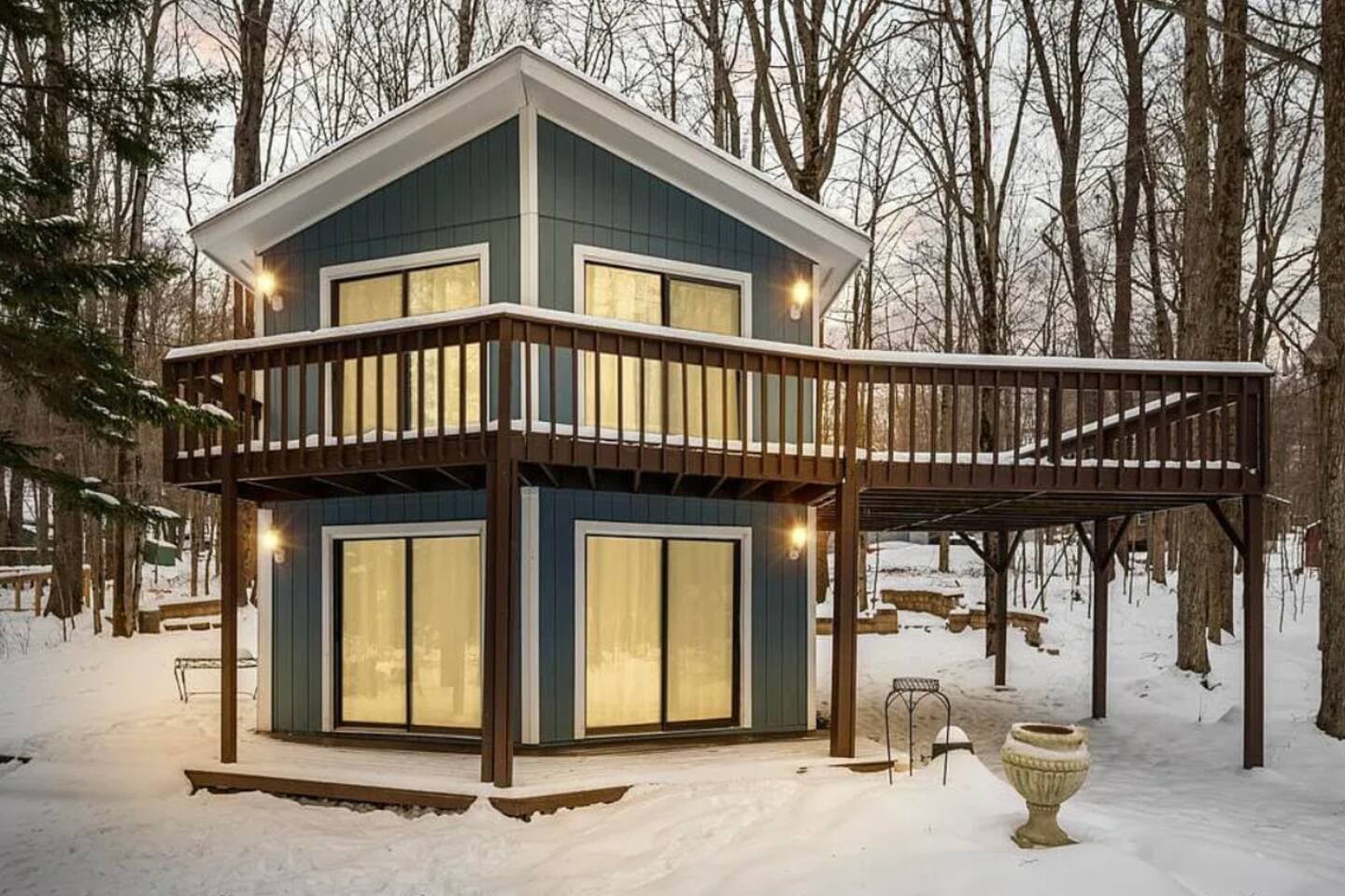 Arrowhead Lake Retreat in the Heart of Poconos