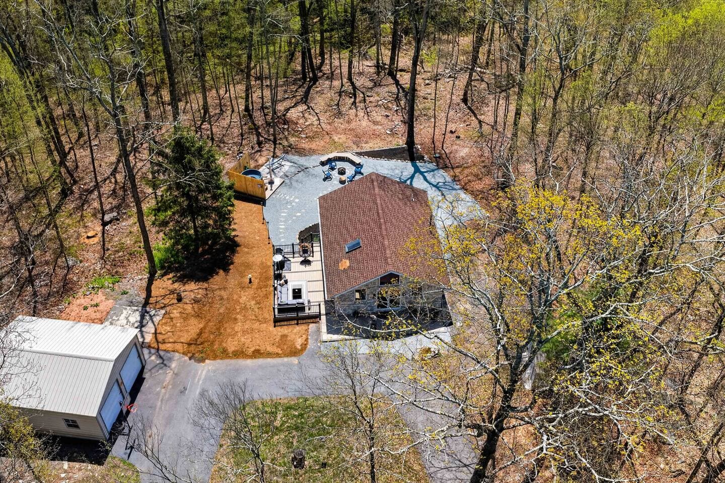 White Dove Pocono Cabin w/Hot tub near Falls