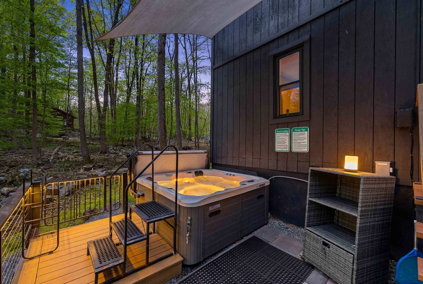 Somerset Lodge in the Woods by Creek w/HotTub