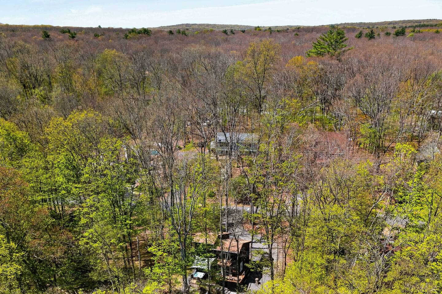 Somerset Lodge in the Woods by Creek w/HotTub