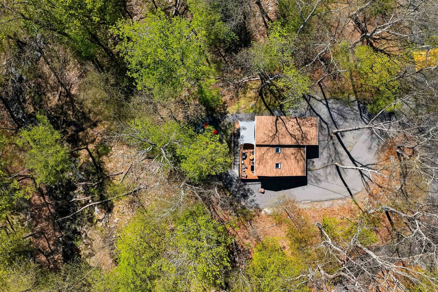 Somerset Lodge in the Woods by Creek w/HotTub
