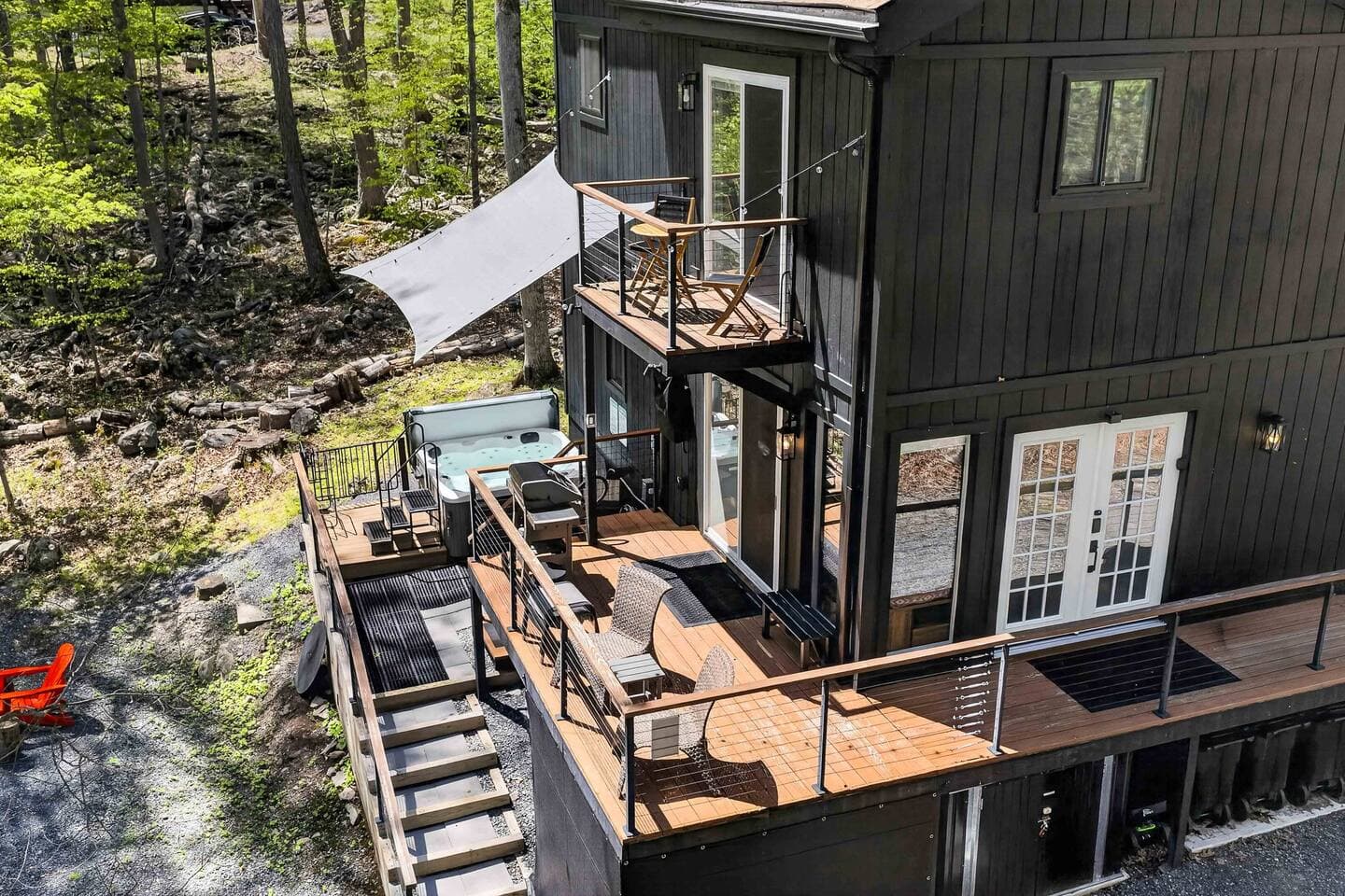 Somerset Lodge in the Woods by Creek w/HotTub