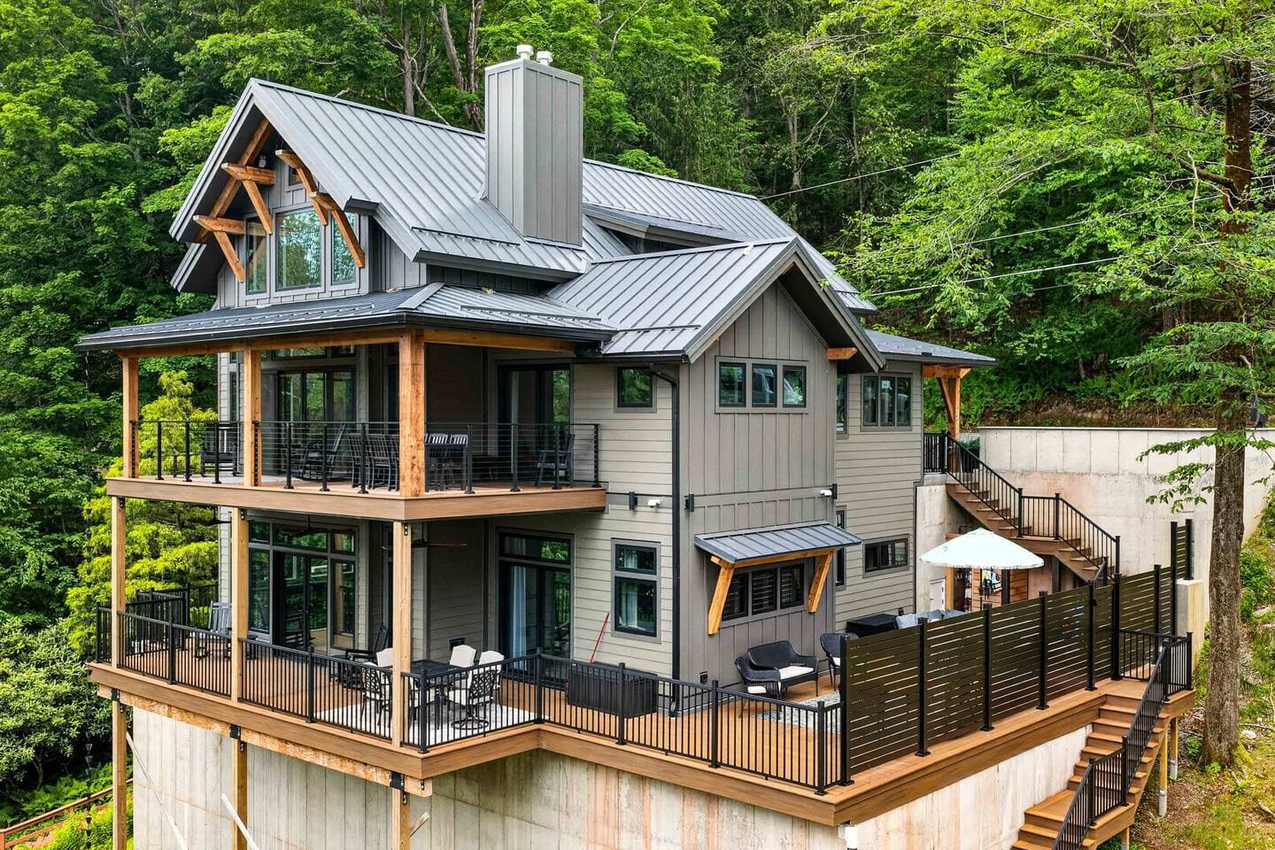 New Luxury Wallenpaupack Lakefront Retreat