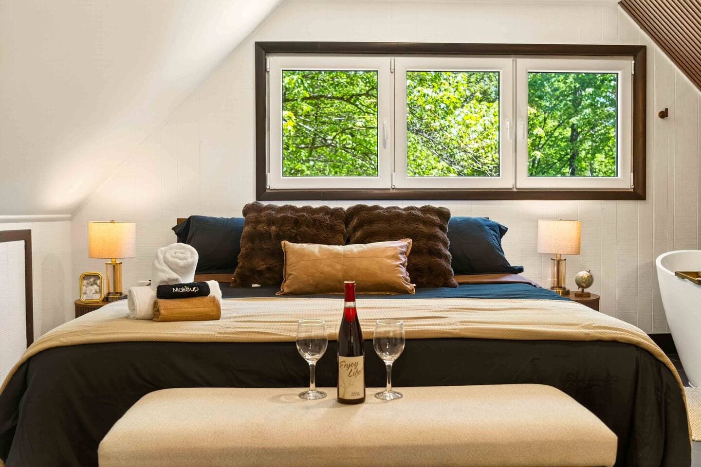 Long Pond Retreat w/Hot Tub, Sauna & Fire Pit