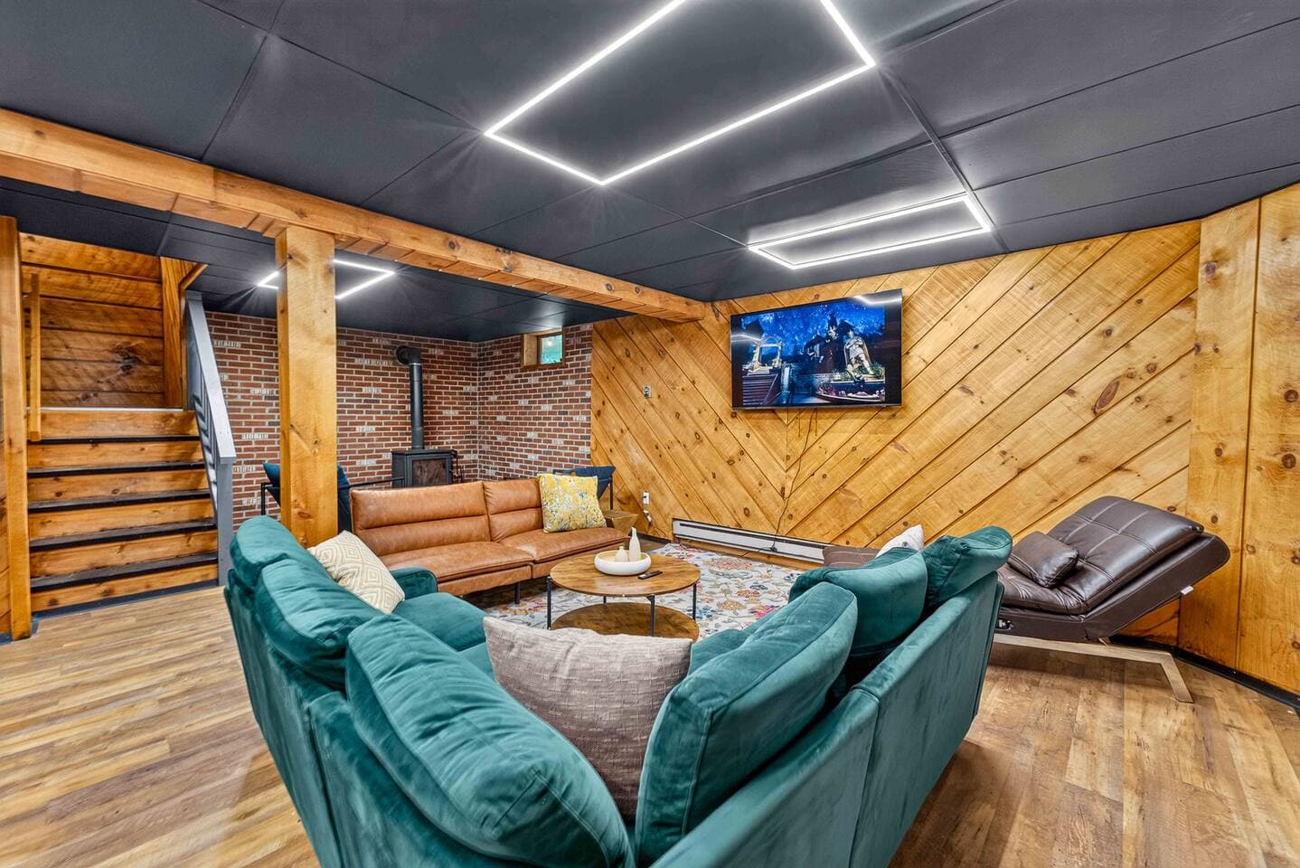 All Season Retreat W/ Pool, Hottub, Sauna&GameRoom