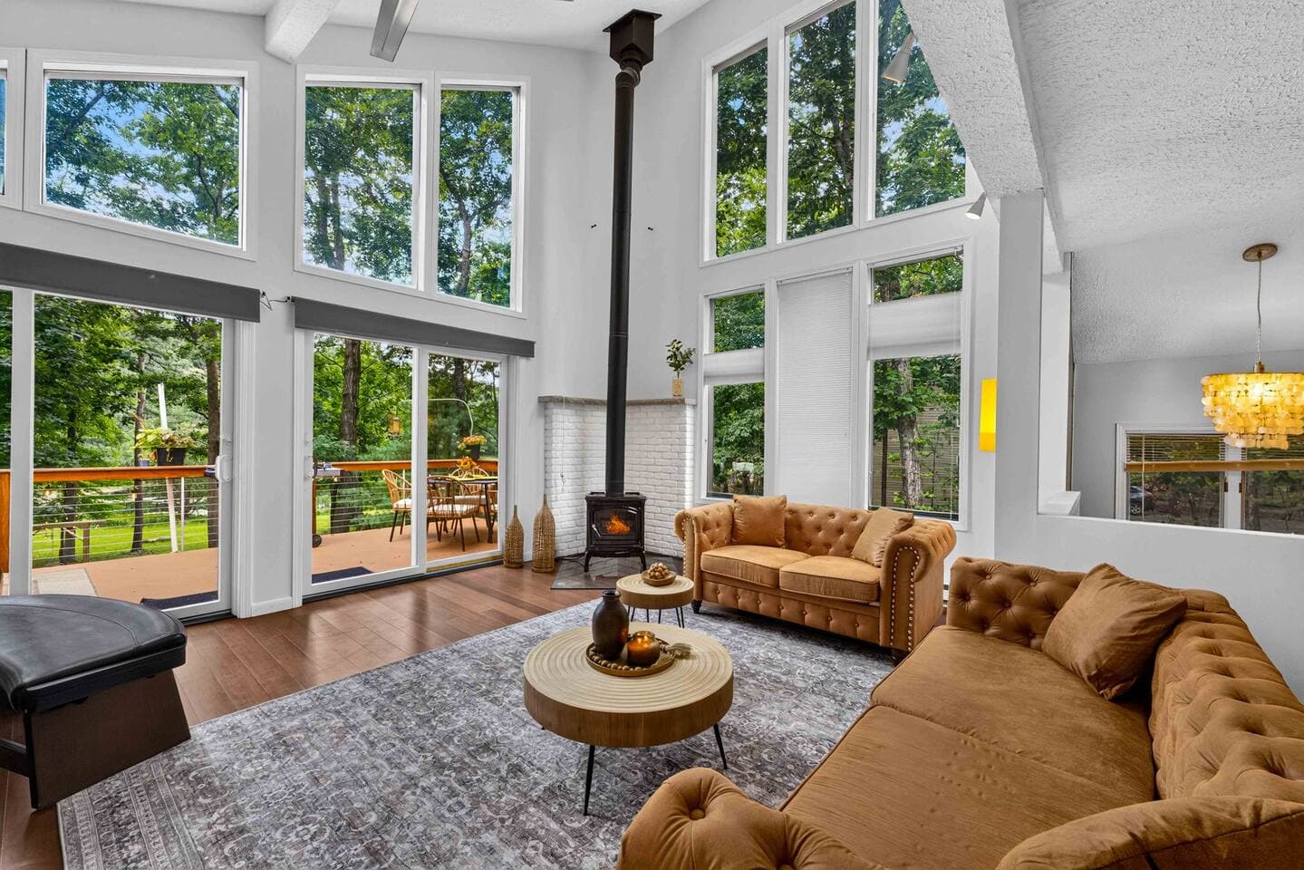 Lake Front Oasis Near Bushkill & Shawnee W Hot Tub