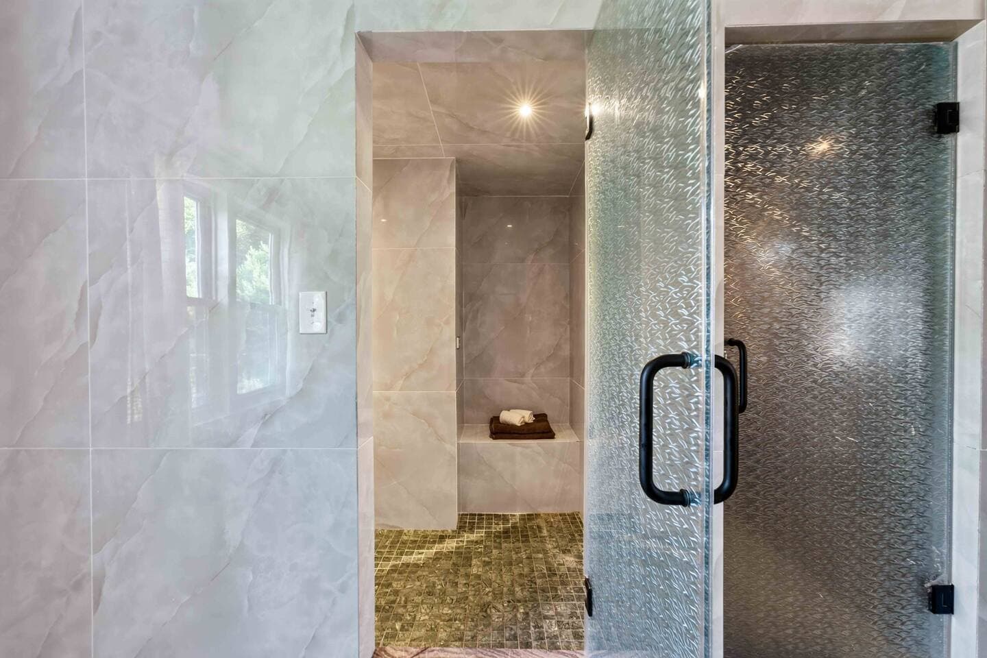 Wellness Retreat with sculptural 360° fireplace