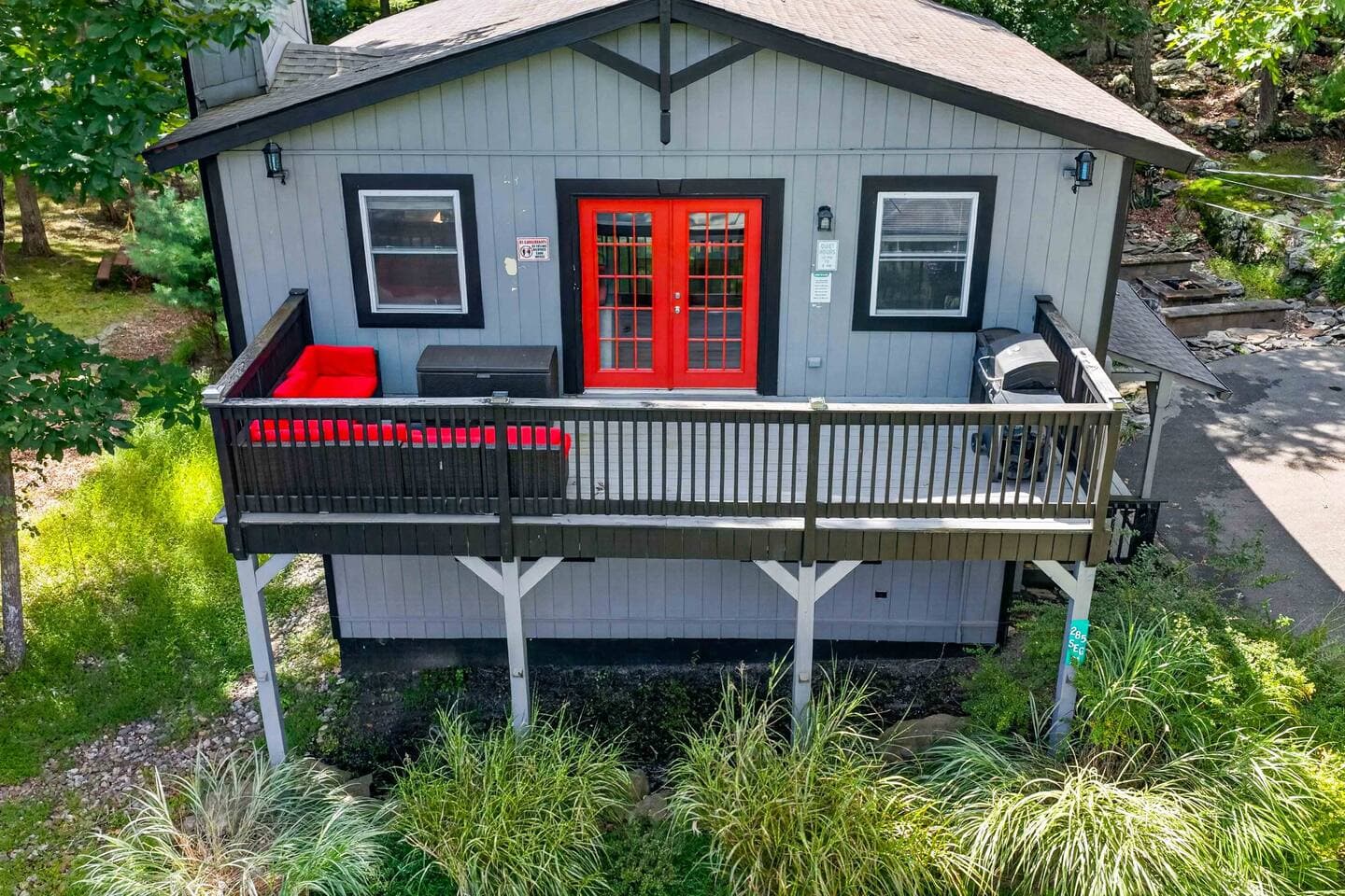 Saw Creek 4‑Bed Mountain Escape w/fire pit