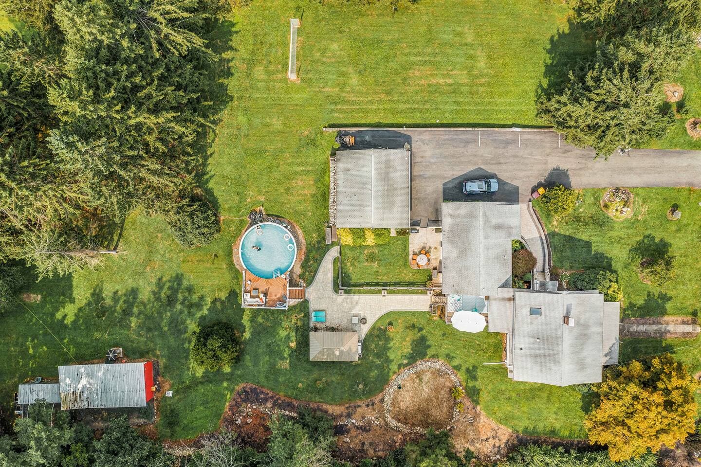 4BD Ultimate Country Retreat w/ Pool in Warwick