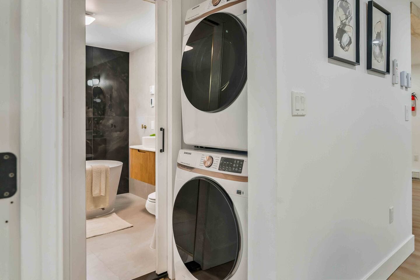 Chic Retreat In Pocono - Hot Tub, Sauna & Outdoor TV